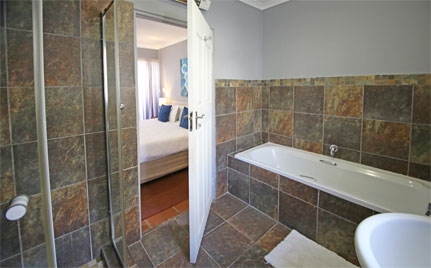 The ideal self-catering studio for couples of singles in Middelburg EC; self-catering kitchen, with option to add on breakfast.